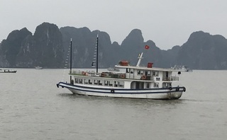 1.船(遠目).jpg